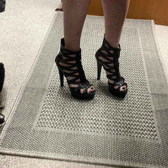 Gucci Cage Leather Peep Toe Platform Booties - Picture 13 of 14